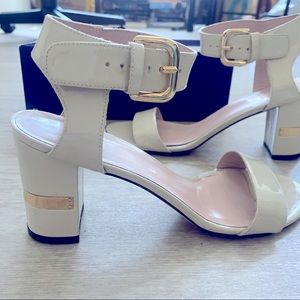 Stuart weitzman sandals nude